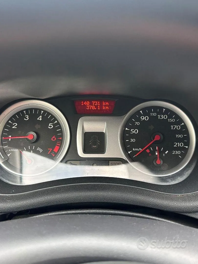 Renault Clio 2011 photo 3