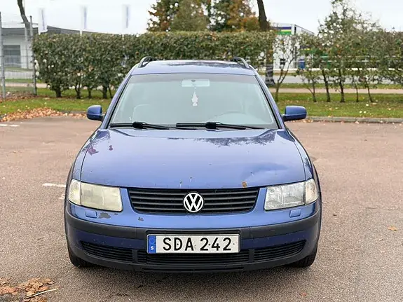 Volkswagen Passat 2001 photo 2
