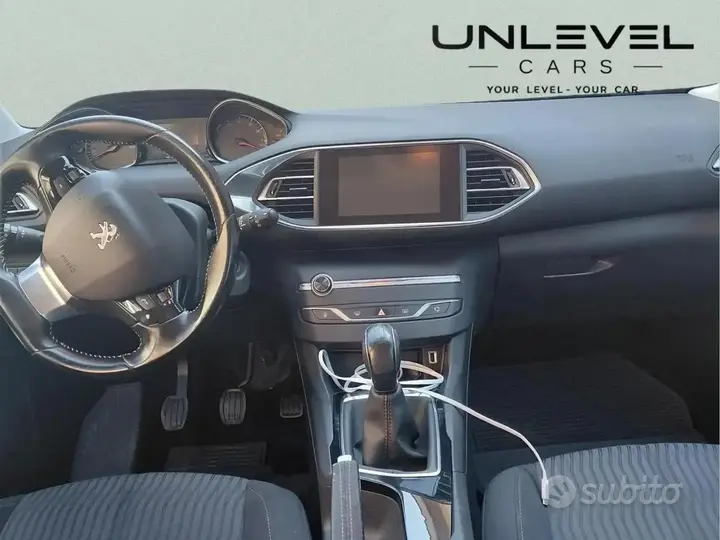 Peugeot 308 2015 photo 2