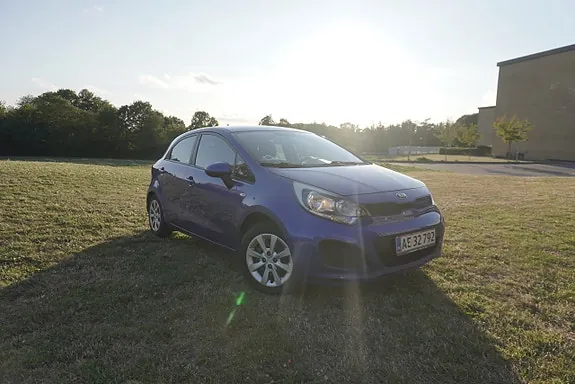 Kia Rio 2013 photo 2
