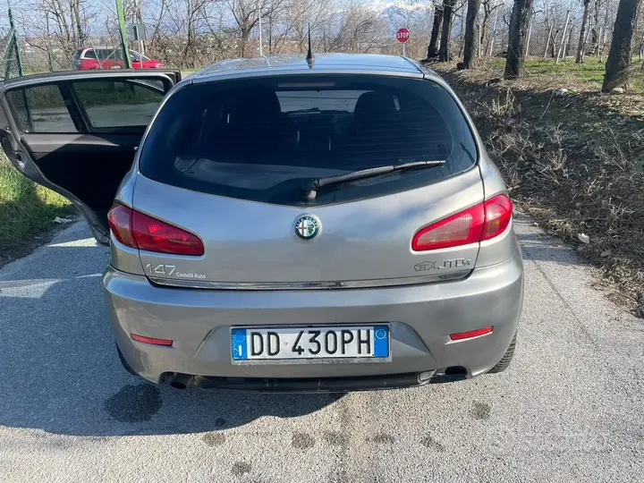 Alfa Romeo 147 2006 photo 2