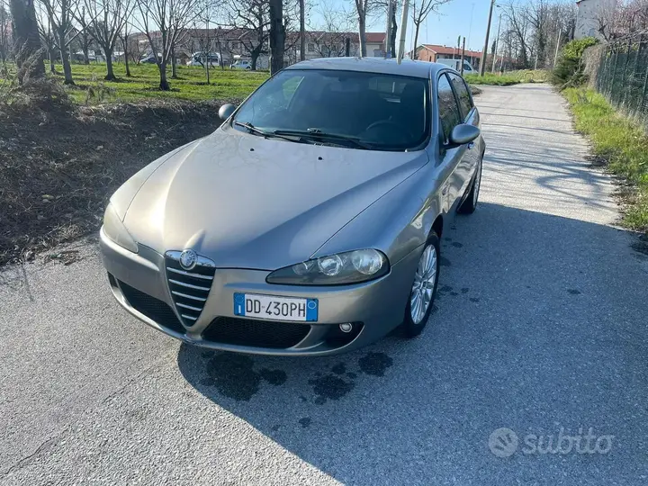 Alfa Romeo 147 2006 photo 3