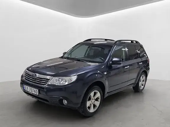 Subaru Forester 2011 photo 2