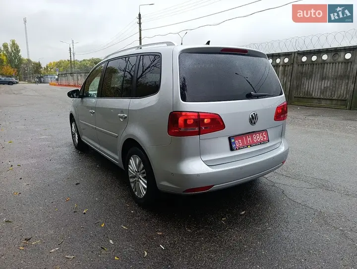Volkswagen Touran 2014 photo 4