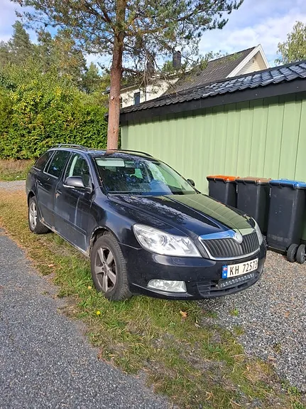 Skoda Octavia 2011 photo 2