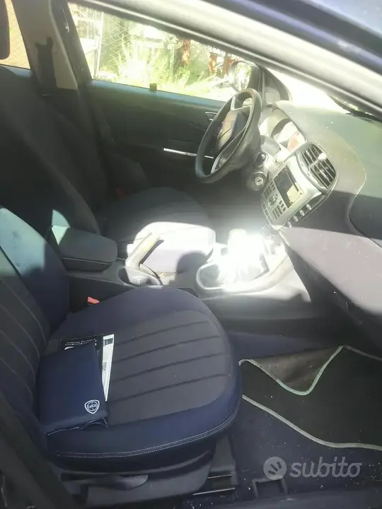 Lancia Delta 2011 photo 5