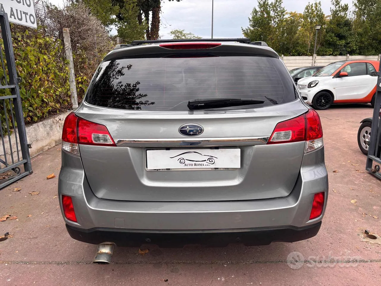 Subaru Outback 2011 photo 5