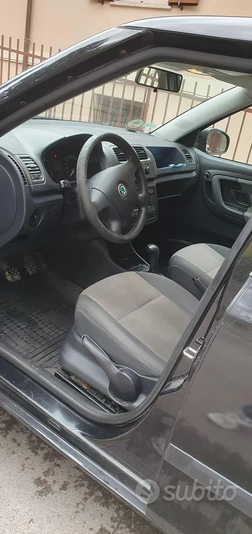 Skoda Fabia 2008 photo 5