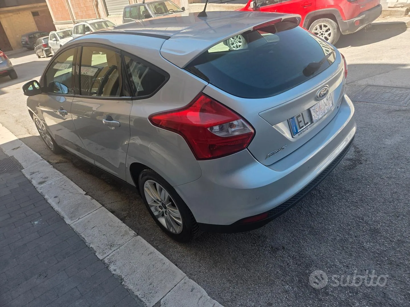Ford Focus 2012 photo 3