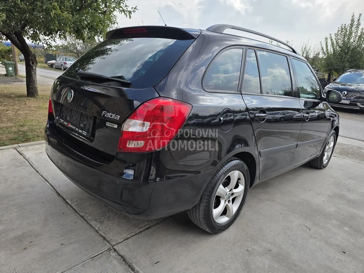 Skoda Fabia 2011 photo 5