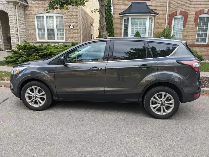 Ford Escape 2017 photo 2