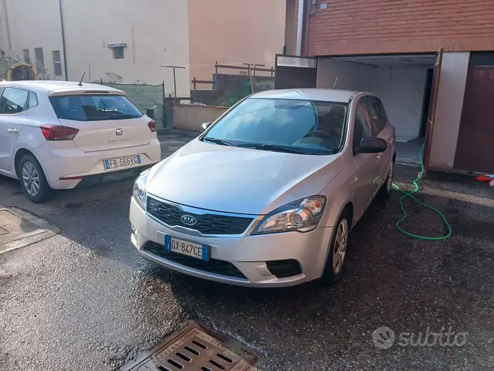 Kia Ceed 2010 photo 3