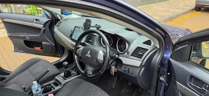 Mitsubishi Lancer 2010 photo 3