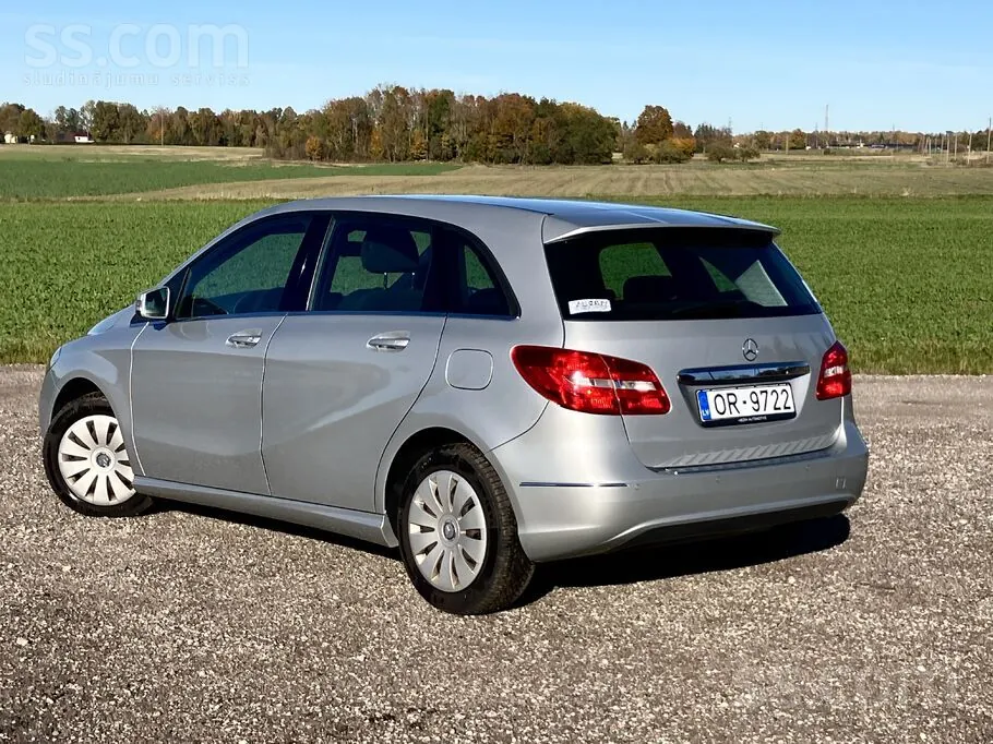 Mercedes-Benz B 180 2014 photo 5
