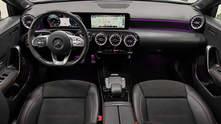 Mercedes-Benz A 250 Limousine 2021 photo 3