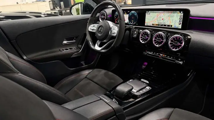 Mercedes-Benz A 250 Limousine 2021 photo 4