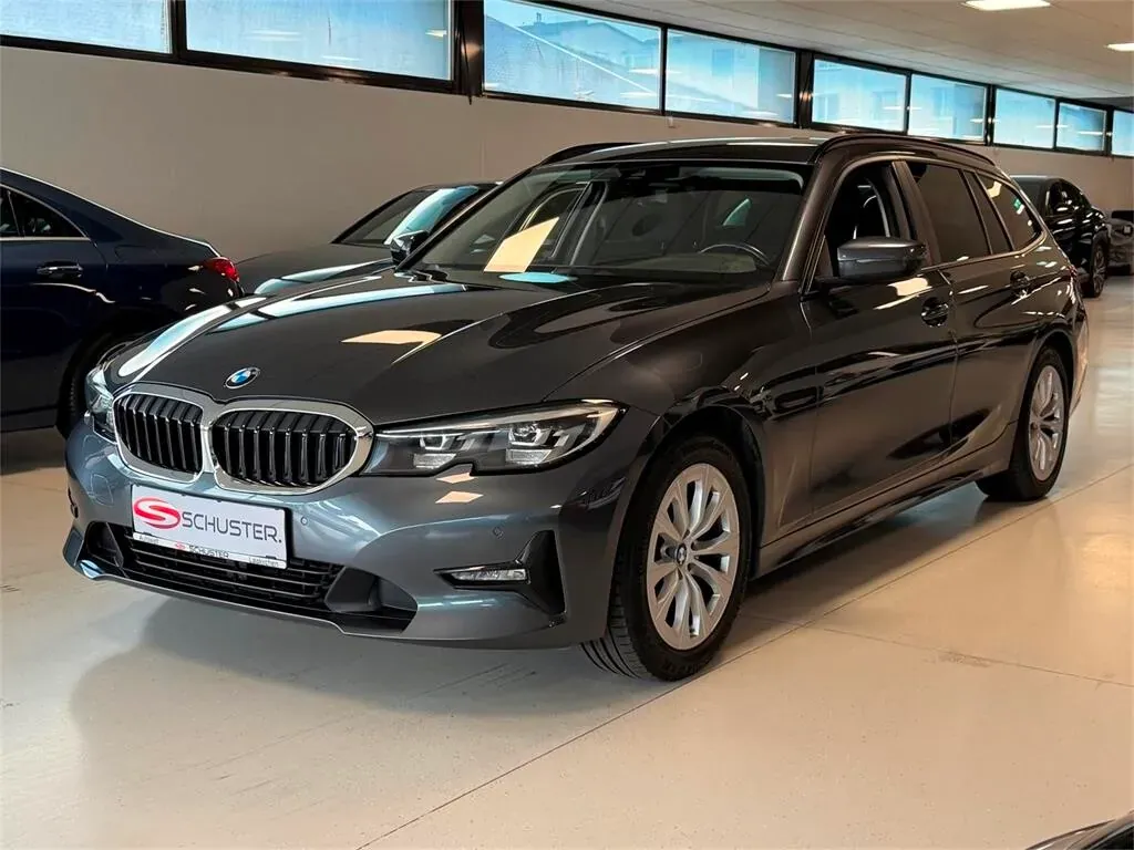 BMW 3 Series 2021 photo 3