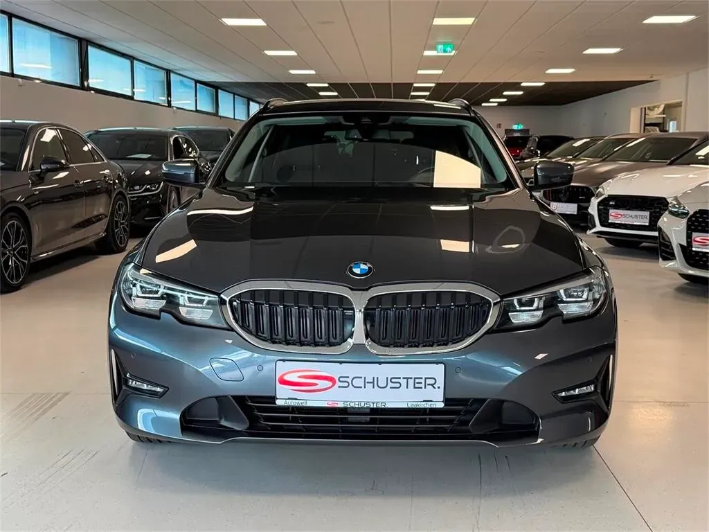 BMW 3 Series 2021 photo 2