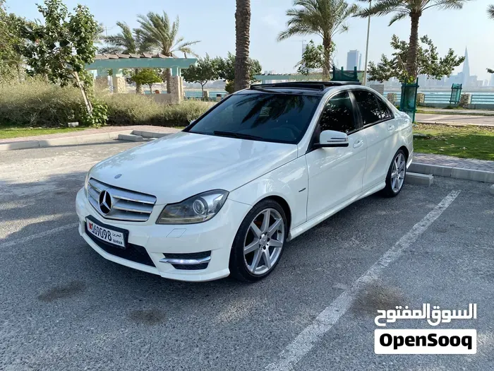 Mercedes-Benz C-Class 2012 photo 2