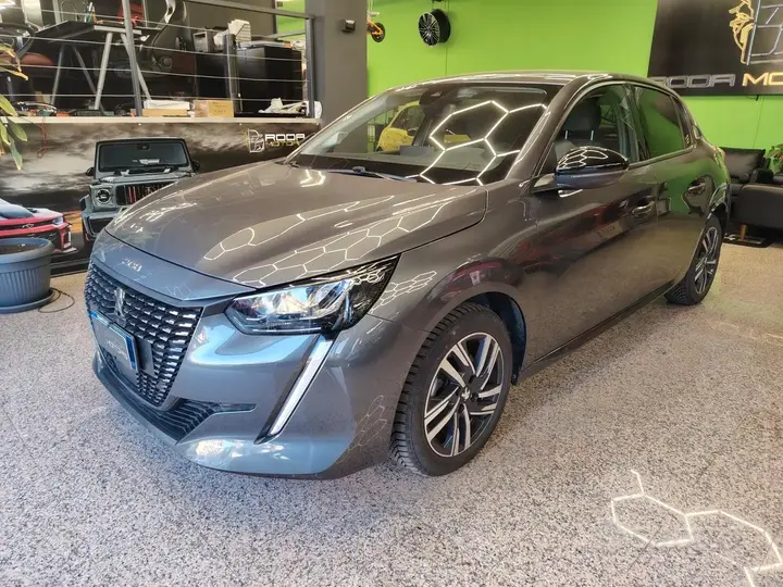 Peugeot 208 2022 photo 3