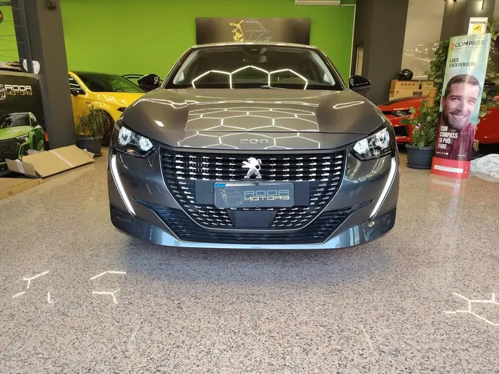 Peugeot 208 2022 photo 2