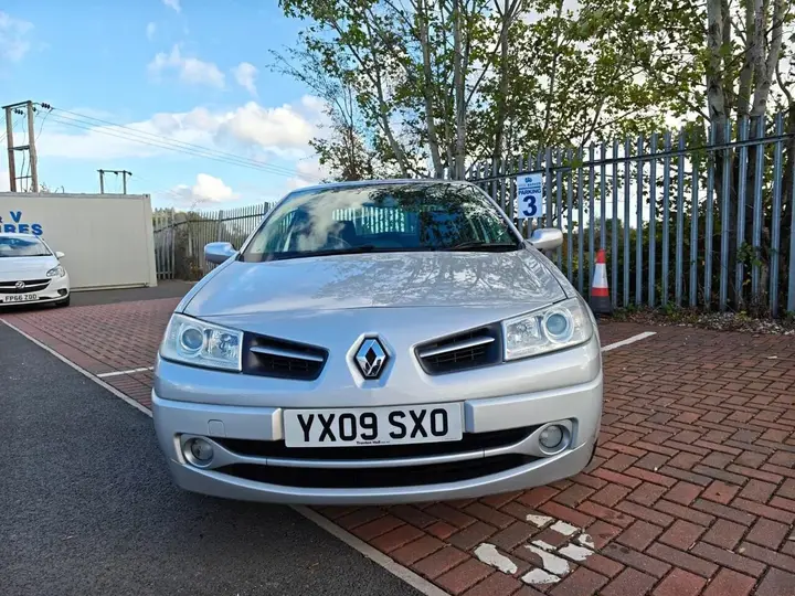 Renault Megane 2009 photo 2