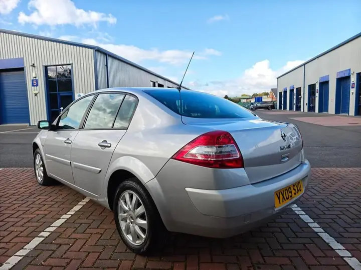 Renault Megane 2009 photo 4