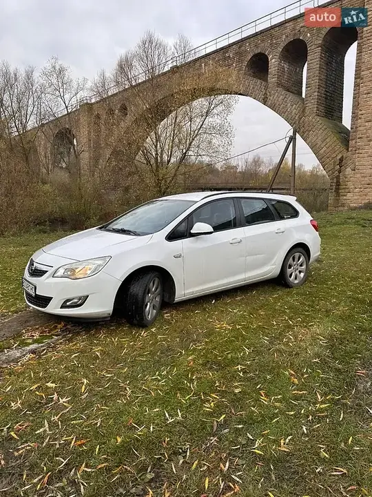 Opel Astra 2012 photo 5