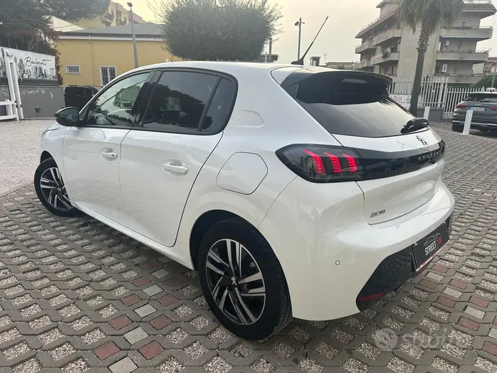 Peugeot 208 2022 photo 5