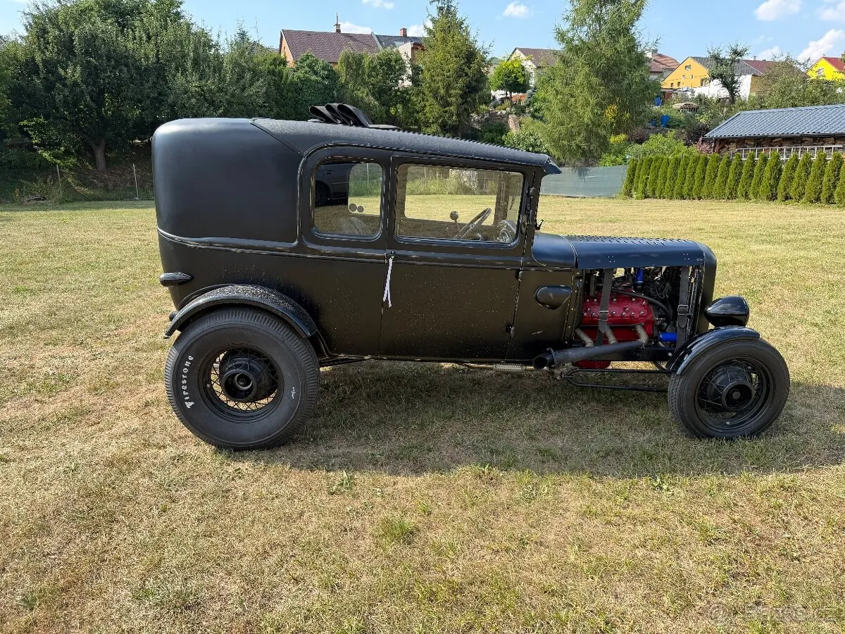 Ford Model A 1932 photo 2
