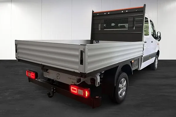 Mercedes-Benz Sprinter 2027 photo 4