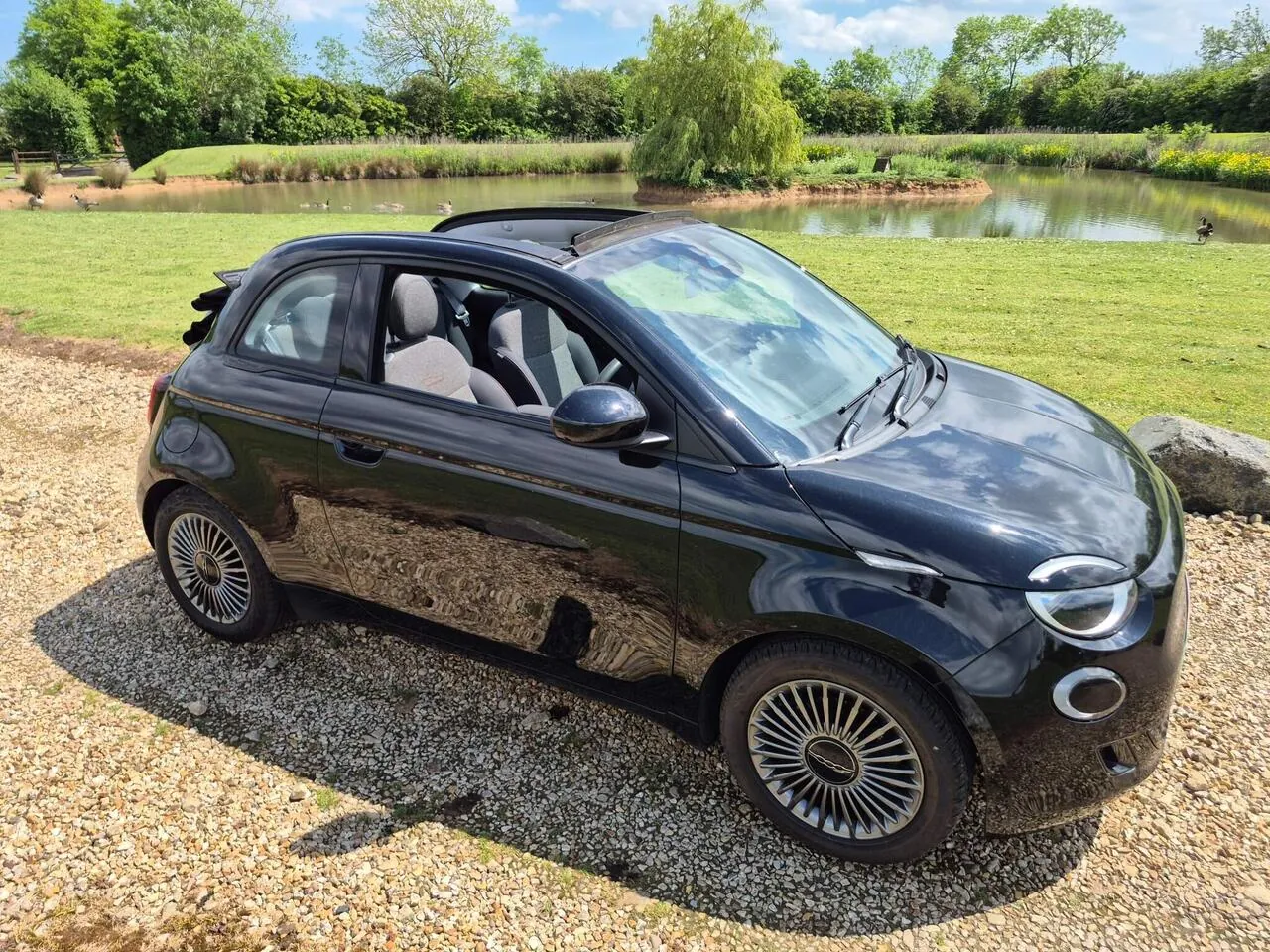 Fiat 500E 2022 photo 2