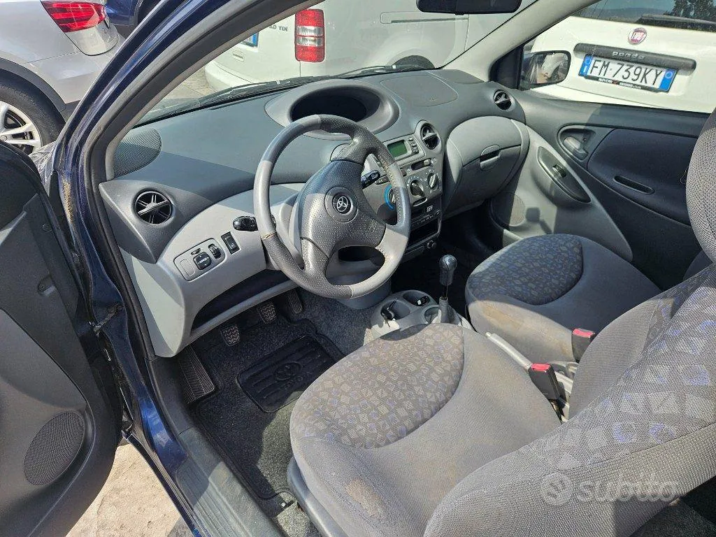 Toyota Yaris 2002 photo 4