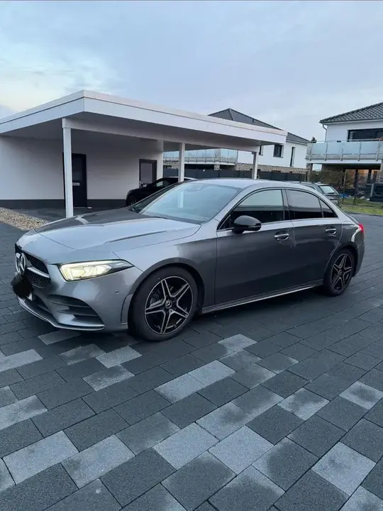 Mercedes-Benz A 200
