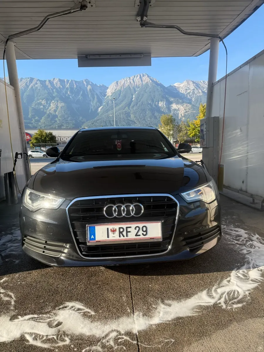 Audi A6 Avant 2011 photo 2