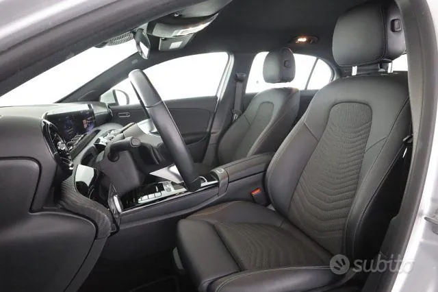 Mercedes-Benz A 180 2023 photo 2