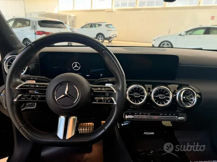 Mercedes-Benz A 180 2024 photo 3