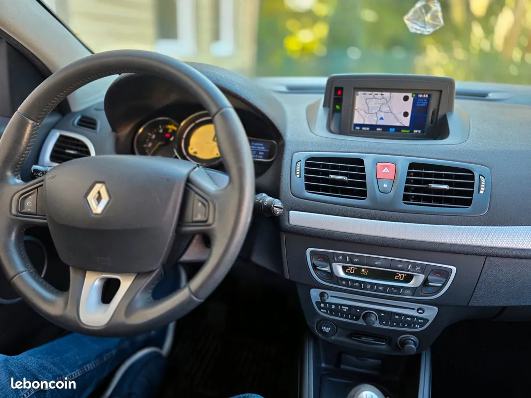 Renault Megane 2010 photo 3