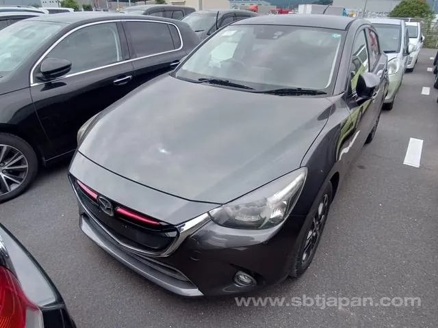 Mazda Demio 2015 photo 2