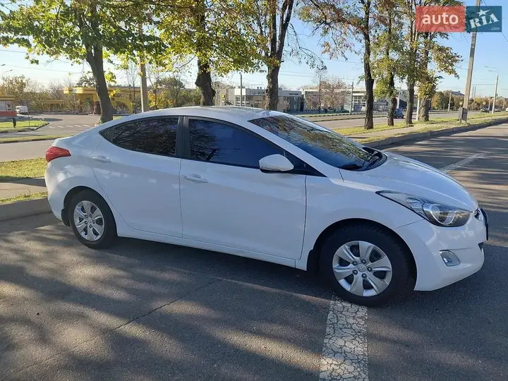 Hyundai Elantra 2013 photo 5