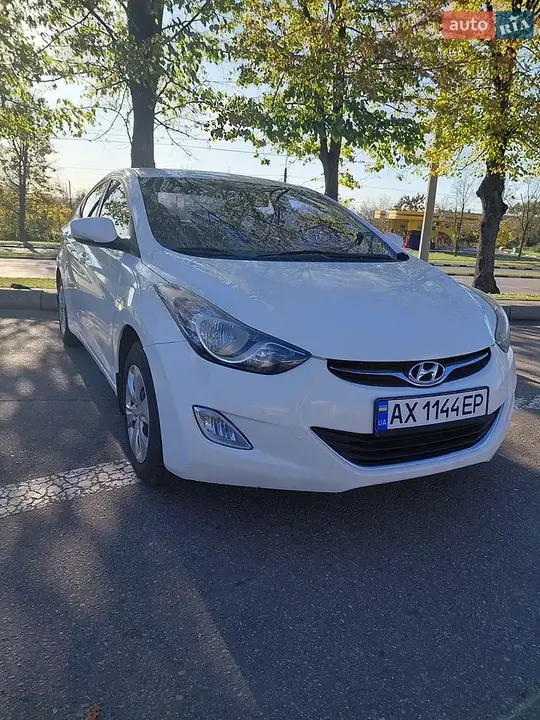 Hyundai Elantra 2013 photo 2