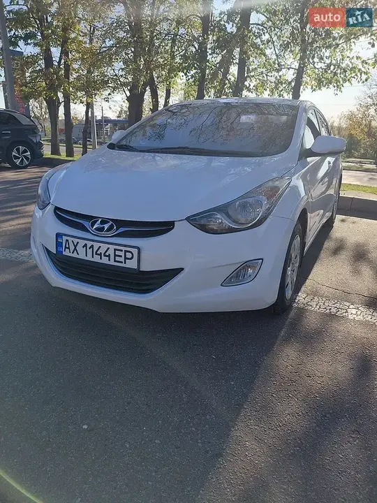 Hyundai Elantra 2013 photo 4