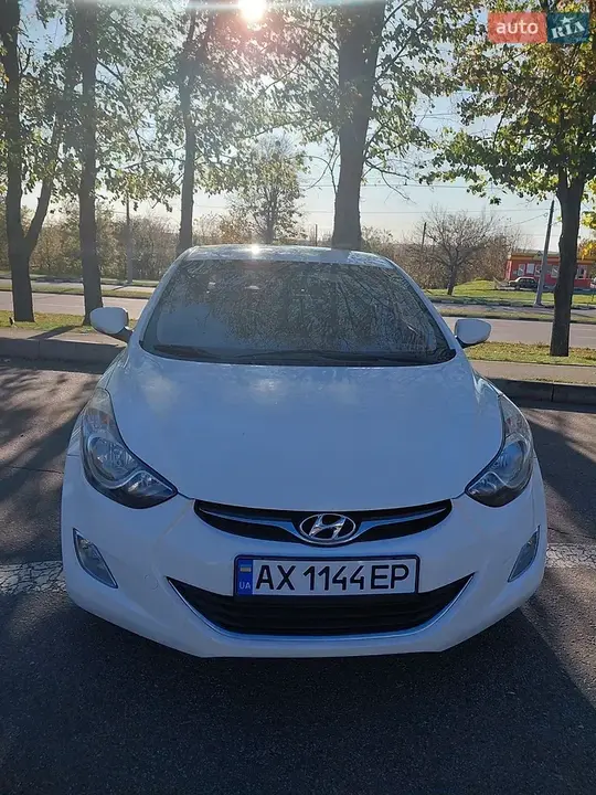 Hyundai Elantra 2013 photo 3