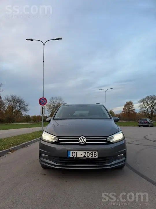 Volkswagen Touran 2019 photo 2