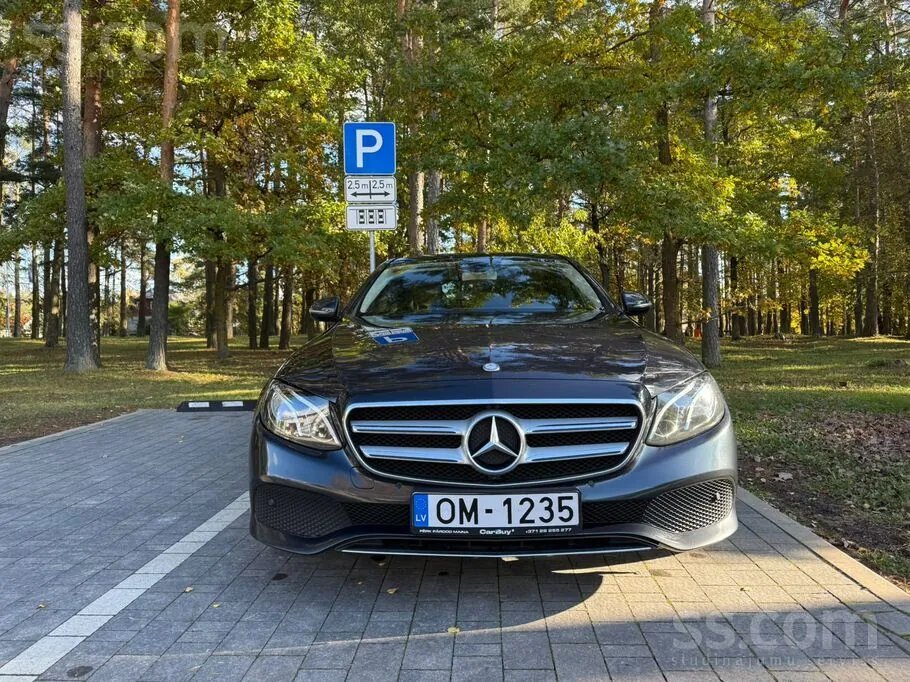 Mercedes-Benz E220 2016 photo 2