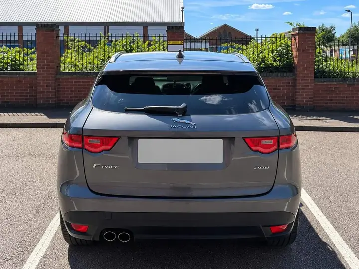 Jaguar F-Pace 2017 photo 4