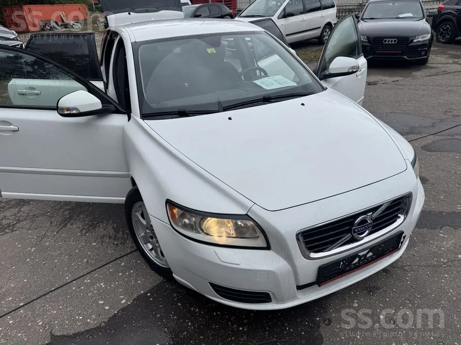 Volvo V50