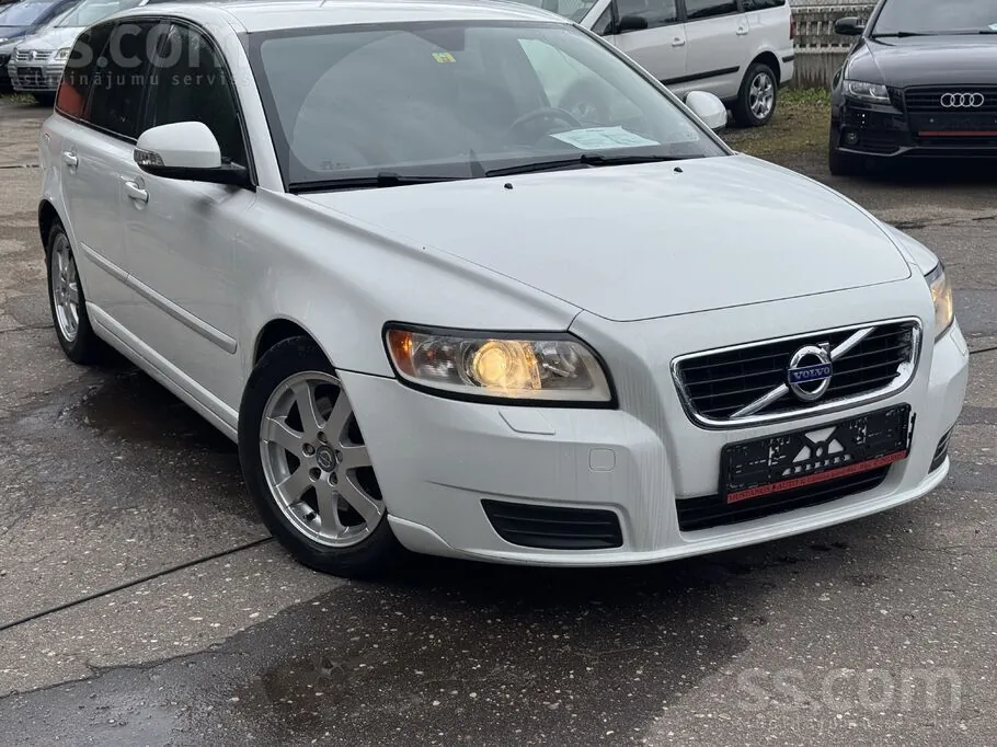 Volvo V50 2011 photo 3