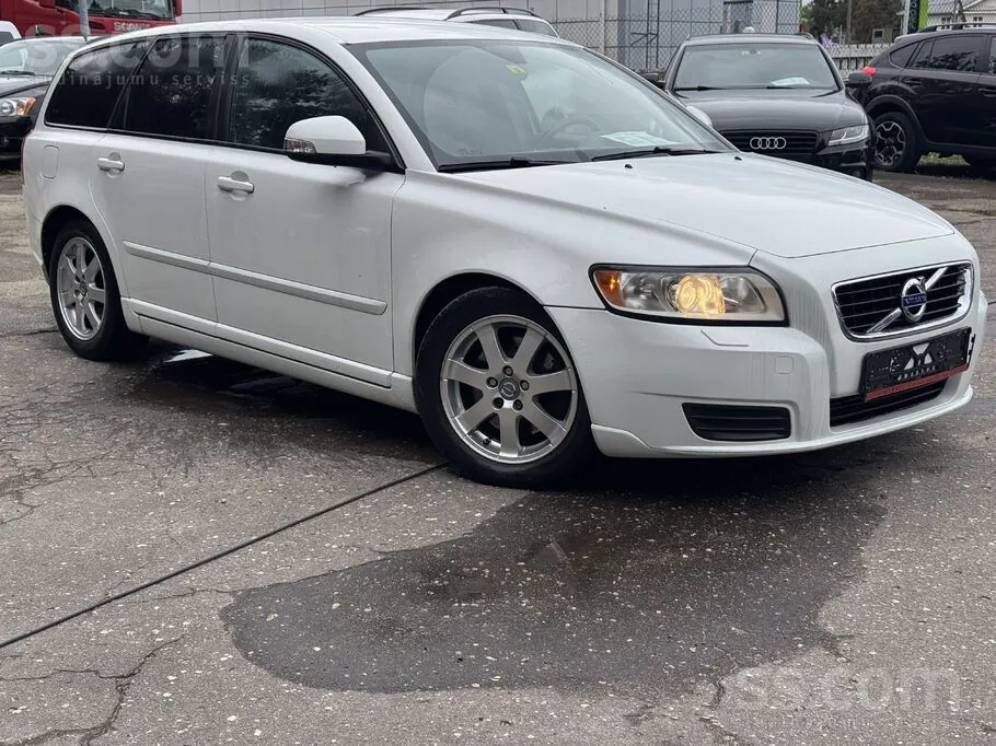 Volvo V50 2011 photo 4