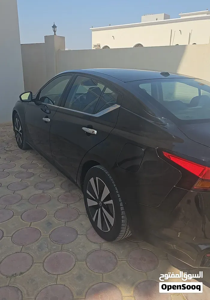 Nissan Altima 2019 photo 2